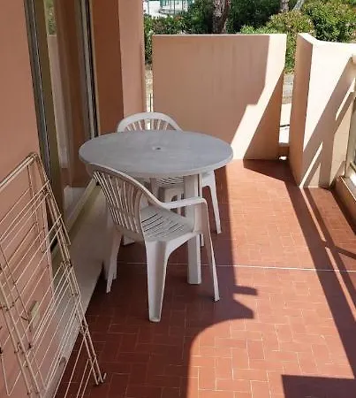 70m Near Jardin Bonaparte Apartment