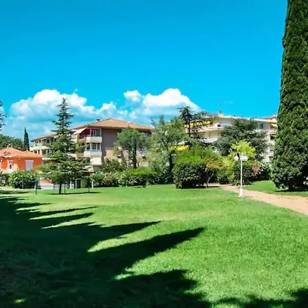 70m Near Jardin Bonaparte Apartment
