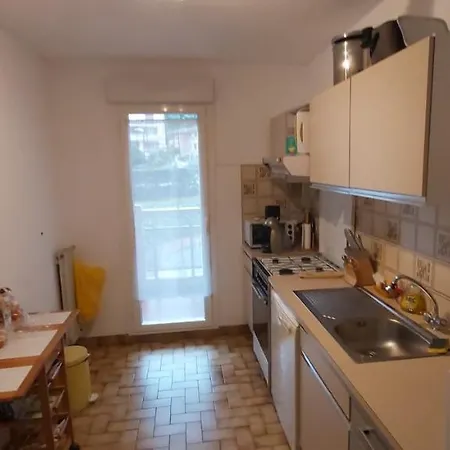 70m Near Jardin Bonaparte * Saint-Raphael (Var)